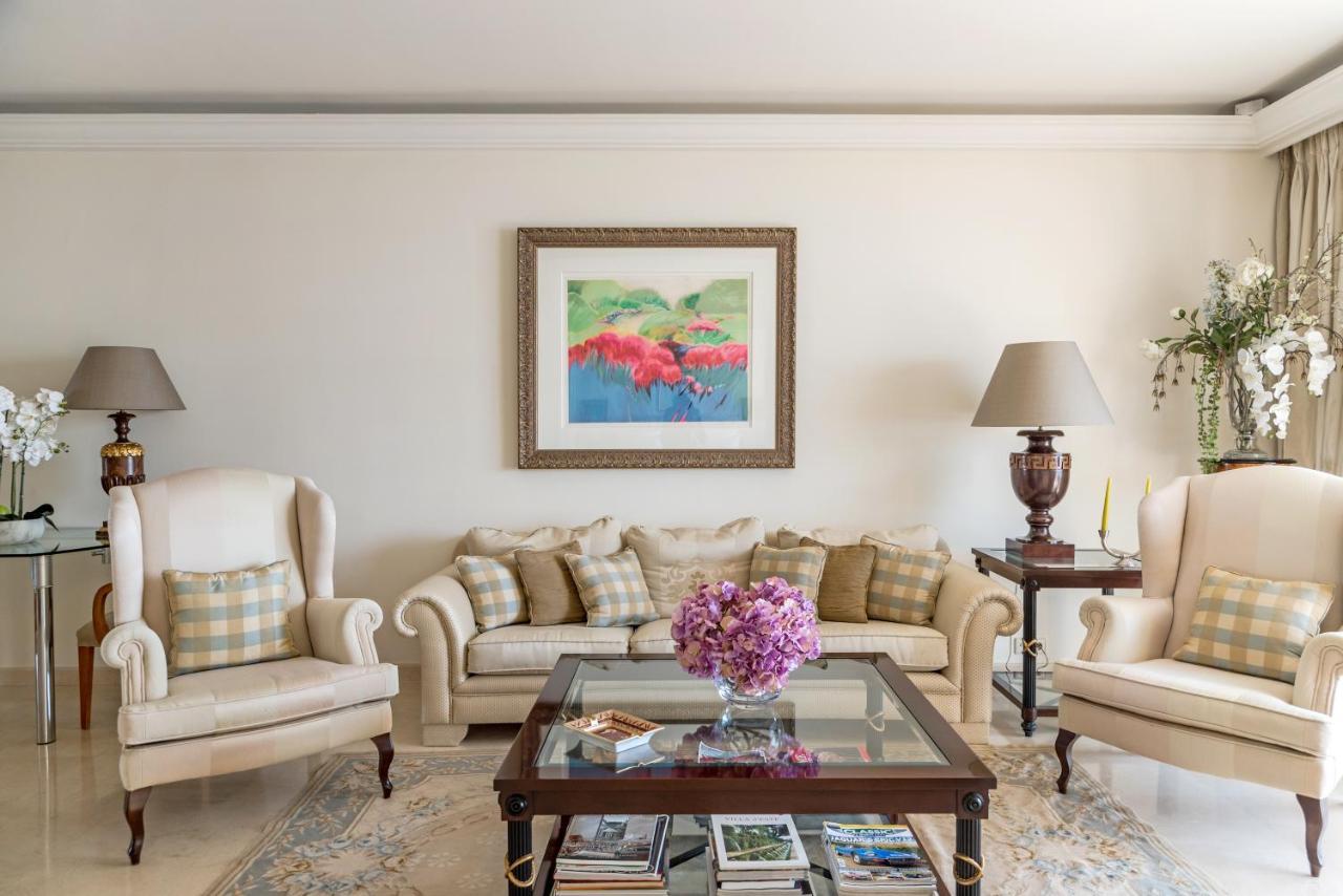Buckingham & Lloyds - Apartment *